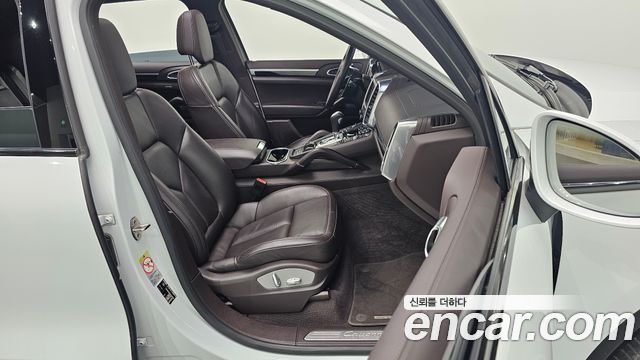 Porsche Cayenne 2015 — photo 10