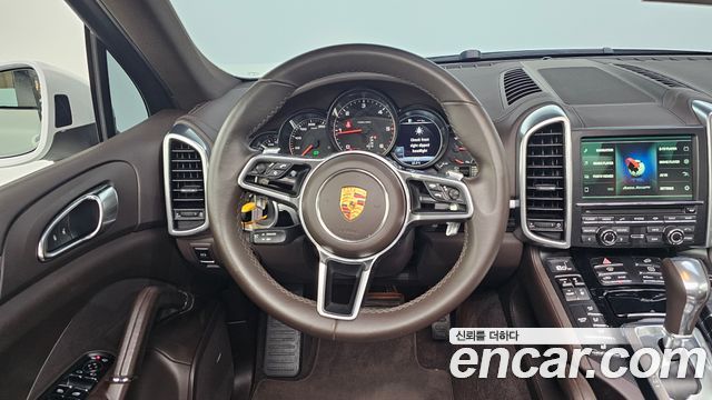 Porsche Cayenne 2015 — photo 13
