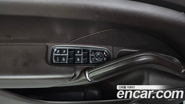 Porsche Cayenne 2015 — photo 16