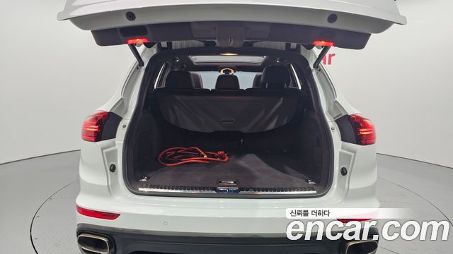 Porsche Cayenne 2015 — photo 20