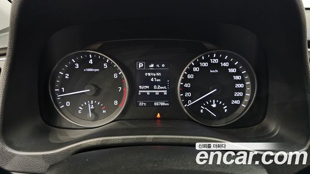 Hyundai AVANTE 2018 — photo 11