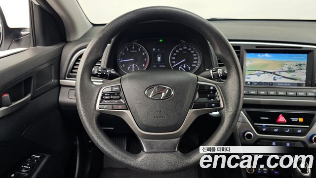 Hyundai AVANTE 2018 — photo 19