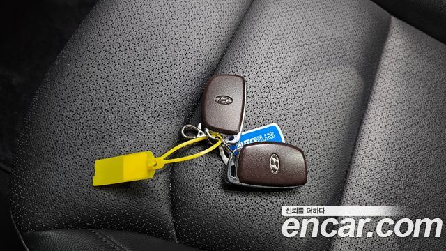 Hyundai AVANTE 2018 — photo 33
