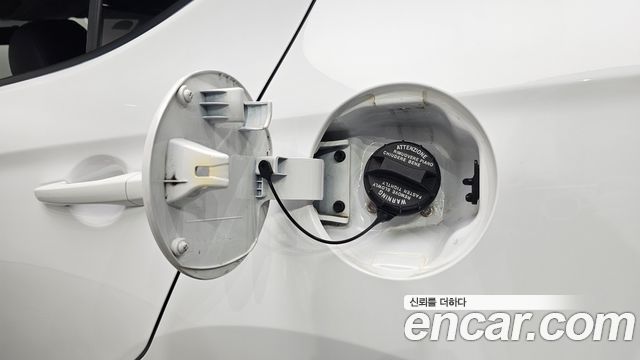Hyundai AVANTE 2018 — photo 35
