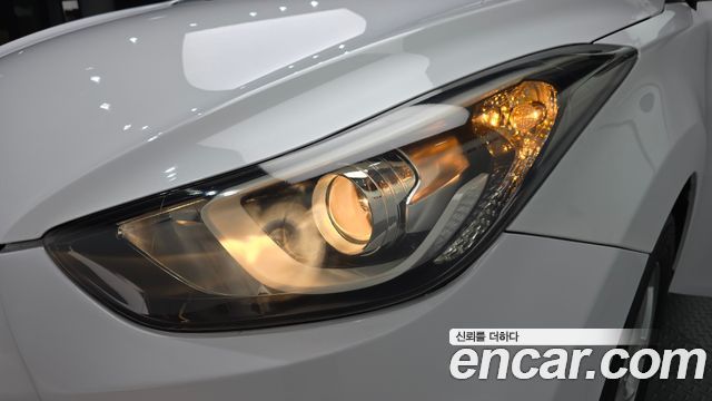 Hyundai AVANTE 2015 — photo 8