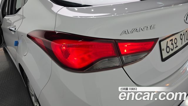 Hyundai AVANTE 2015 — photo 9