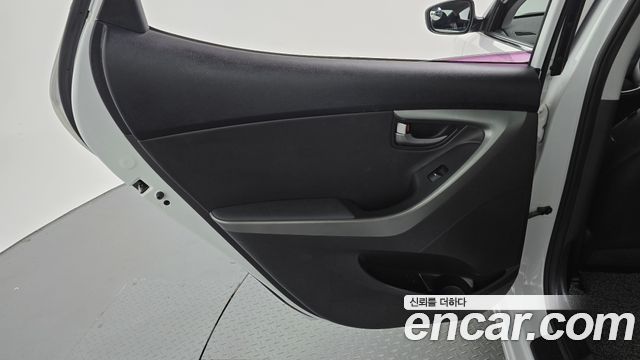 Hyundai AVANTE 2015 — photo 15