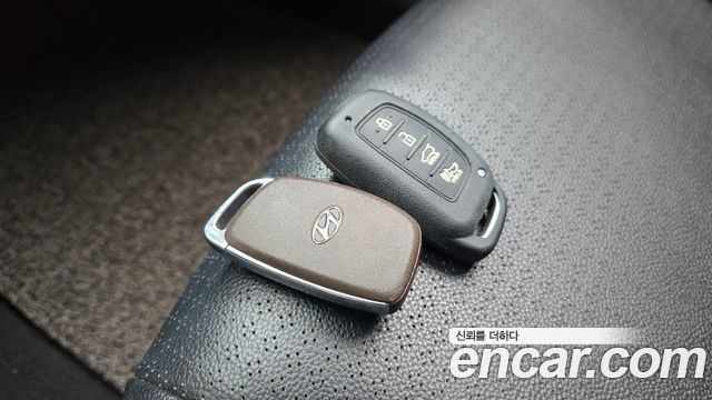 Hyundai AVANTE 2015 — photo 30