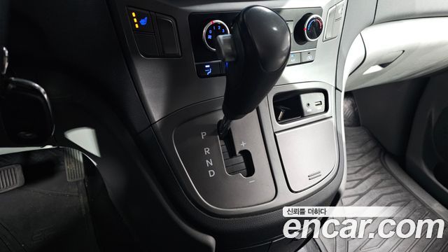 Hyundai Starex 2021 — photo 12