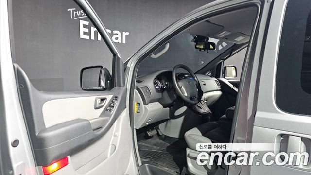 Hyundai Starex 2021 — photo 13