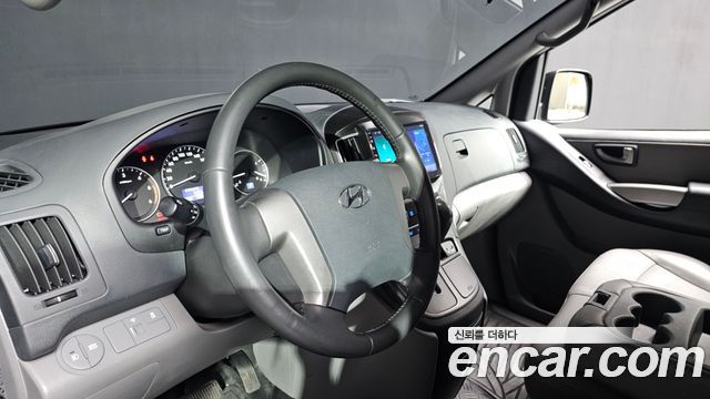 Hyundai Starex 2021 — photo 17