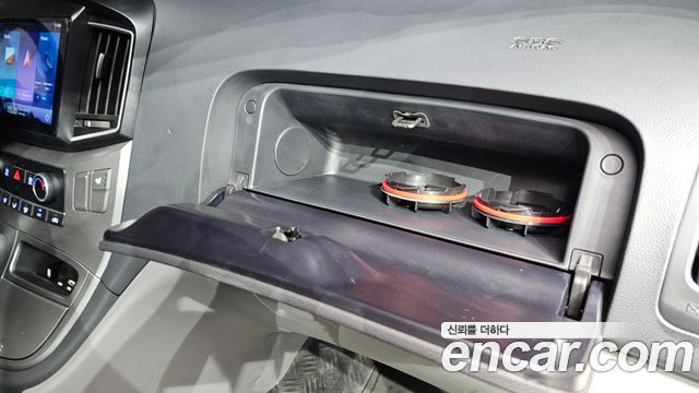 Hyundai Starex 2021 — photo 27