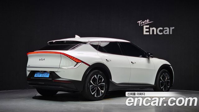 Kia EV6 2023 — photo 2