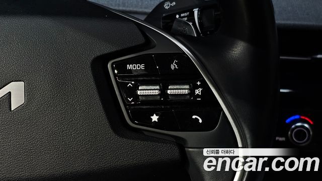 Kia EV6 2023 — photo 21