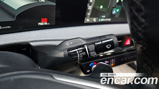 Kia EV6 2023 — photo 23