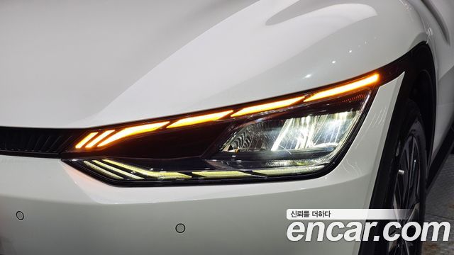 Kia EV6 2023 — photo 8