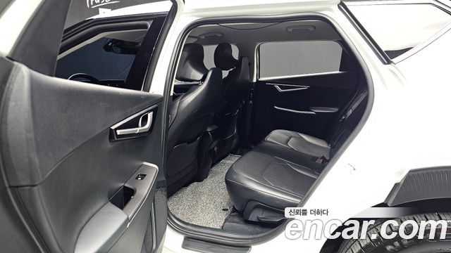 Kia EV6 2023 — photo 16