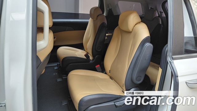 Kia Canival 2023 — photo 18