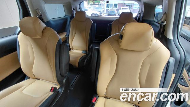 Kia Canival 2023 — photo 24