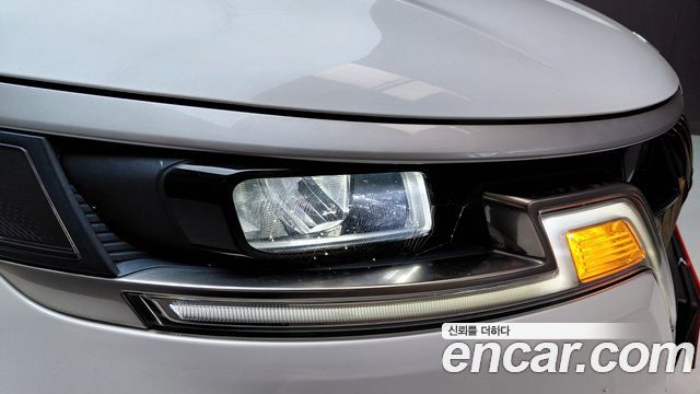 Kia Canival 2023 — photo 8