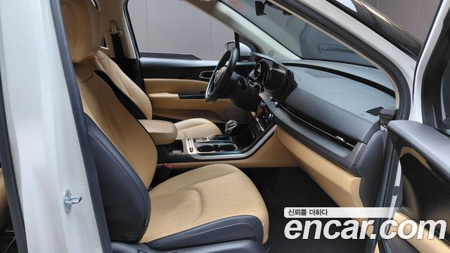 Kia Canival 2023 — photo 16