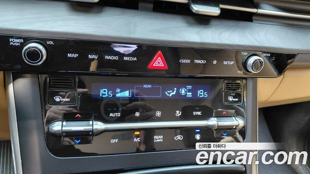 Kia Canival 2023 — photo 31
