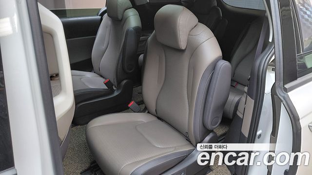 Kia Canival 2024 — photo 18