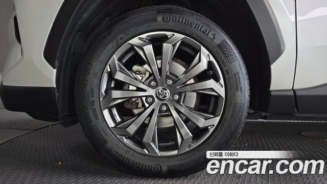 Toyota RAV4 2022 — photo 5