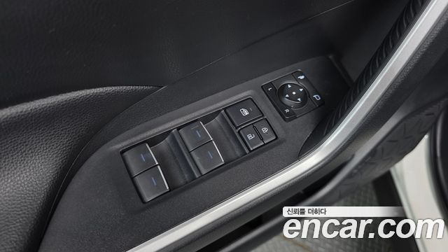 Toyota RAV4 2022 — photo 17
