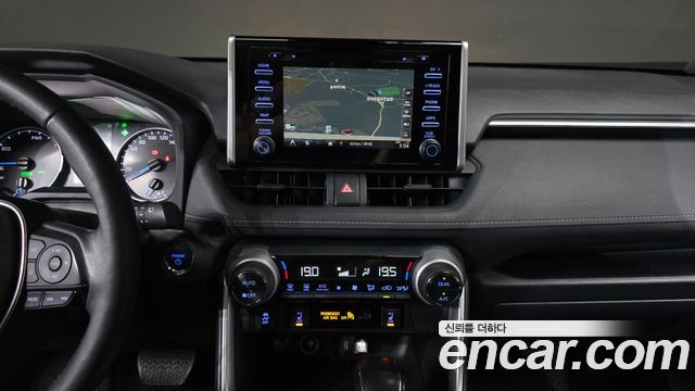 Toyota RAV4 2022 — photo 20