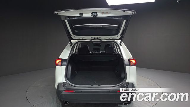 Toyota RAV4 2022 — photo 25
