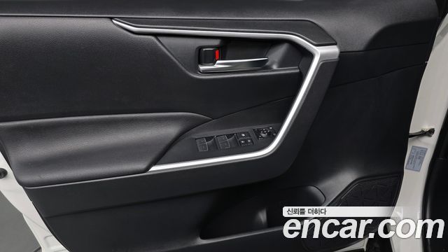 Toyota RAV4 2022 — photo 14