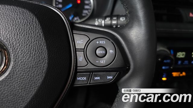 Toyota RAV4 2022 — photo 32