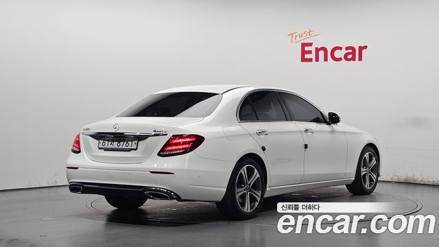 Mercedes-Benz E-Class 2019 — photo 2