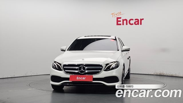 Mercedes-Benz E-Class 2019 — photo 3