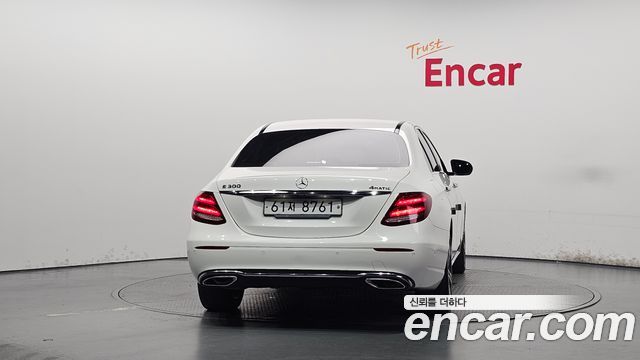 Mercedes-Benz E-Class 2019 — photo 4