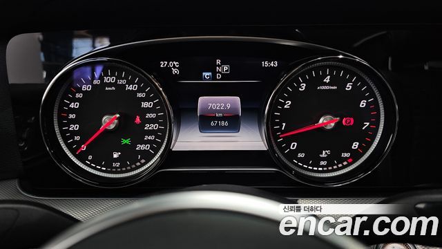 Mercedes-Benz E-Class 2019 — photo 11