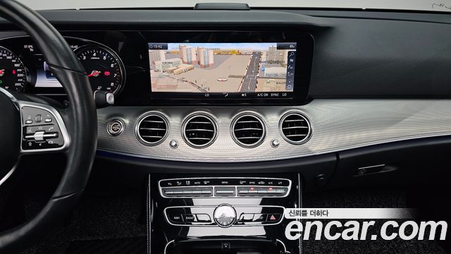 Mercedes-Benz E-Class 2019 — photo 20