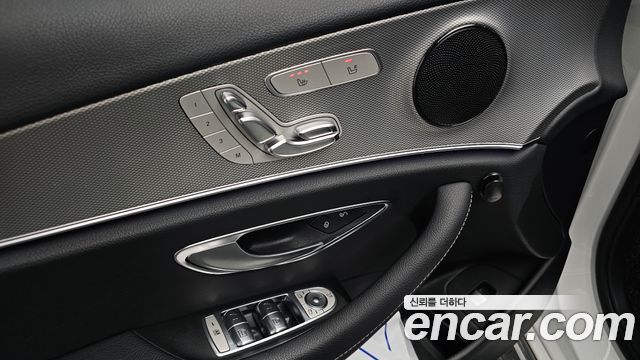 Mercedes-Benz E-Class 2019 — photo 23