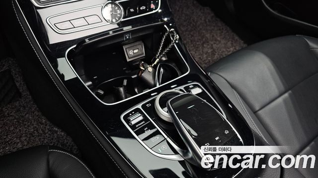 Mercedes-Benz E-Class 2019 — photo 25