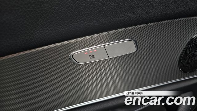 Mercedes-Benz E-Class 2019 — photo 26