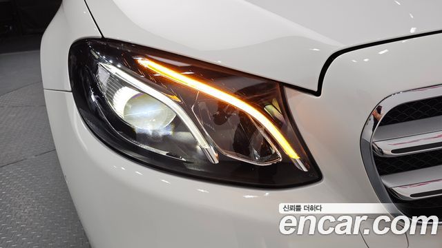 Mercedes-Benz E-Class 2019 — photo 8