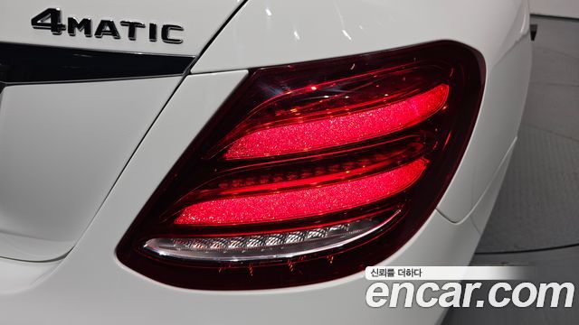 Mercedes-Benz E-Class 2019 — photo 9