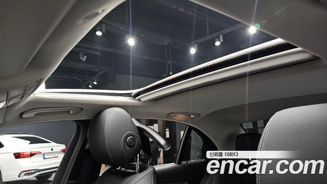 Mercedes-Benz E-Class 2019 — photo 27