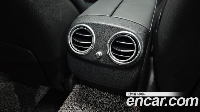 Mercedes-Benz E-Class 2019 — photo 30