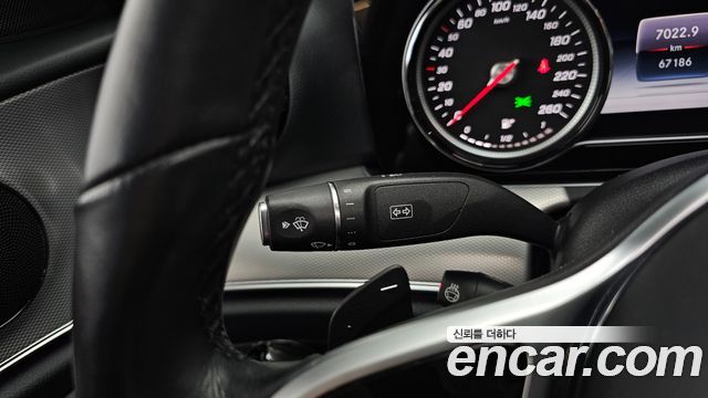 Mercedes-Benz E-Class 2019 — photo 33