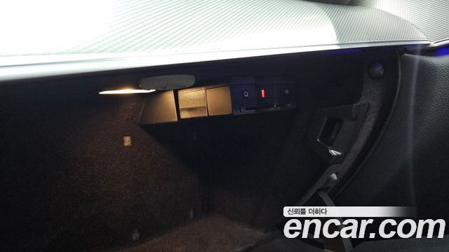 Mercedes-Benz E-Class 2019 — photo 34