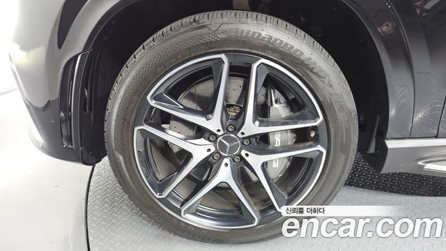 Mercedes-Benz GLE-Class 2023 — photo 5