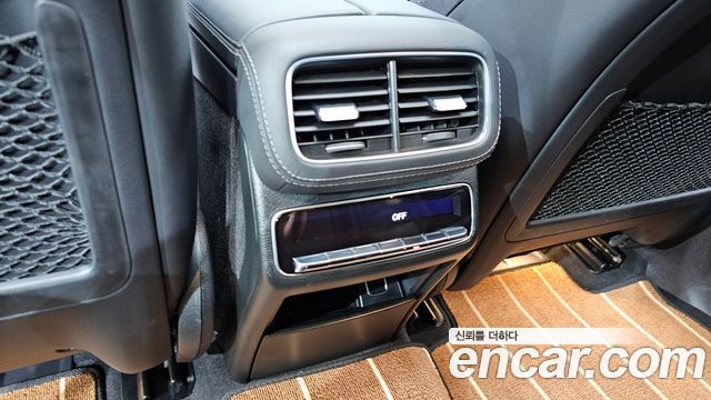 Mercedes-Benz GLE-Class 2023 — photo 25