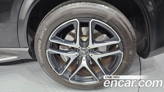 Mercedes-Benz GLE-Class 2023 — photo 7